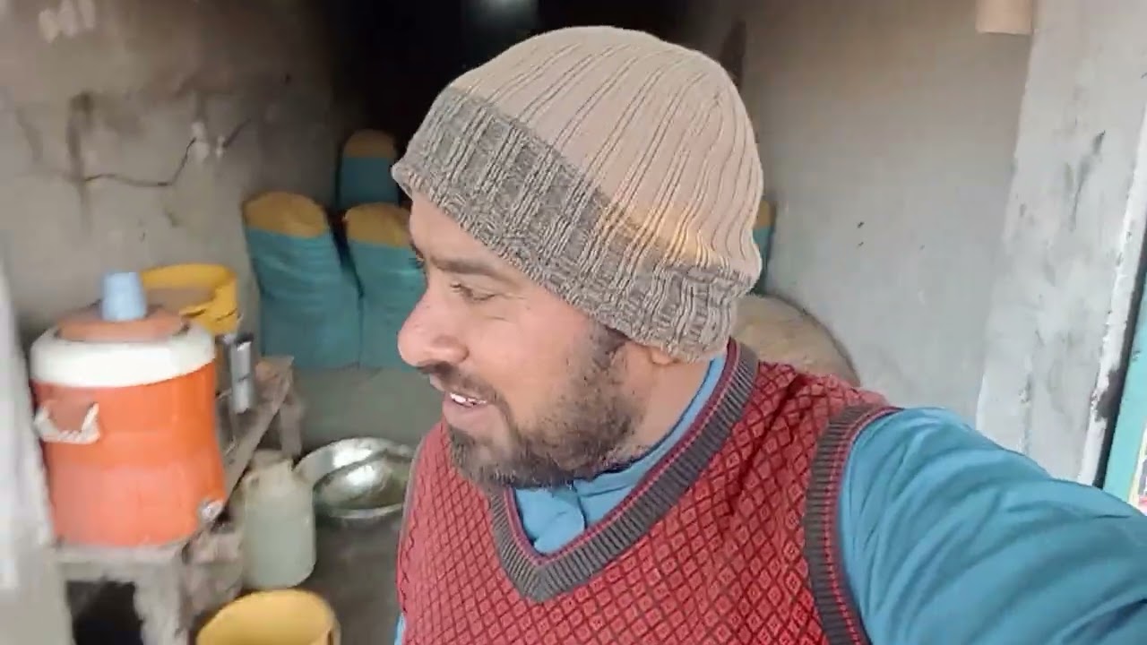 AJ ka samosa shop per