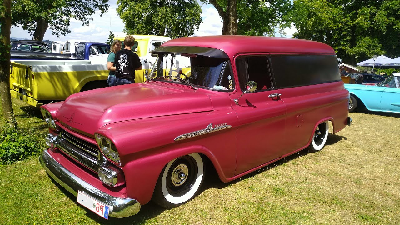 Schwingen & Schlappen US-Cars and more Vlothoer Burg 2022