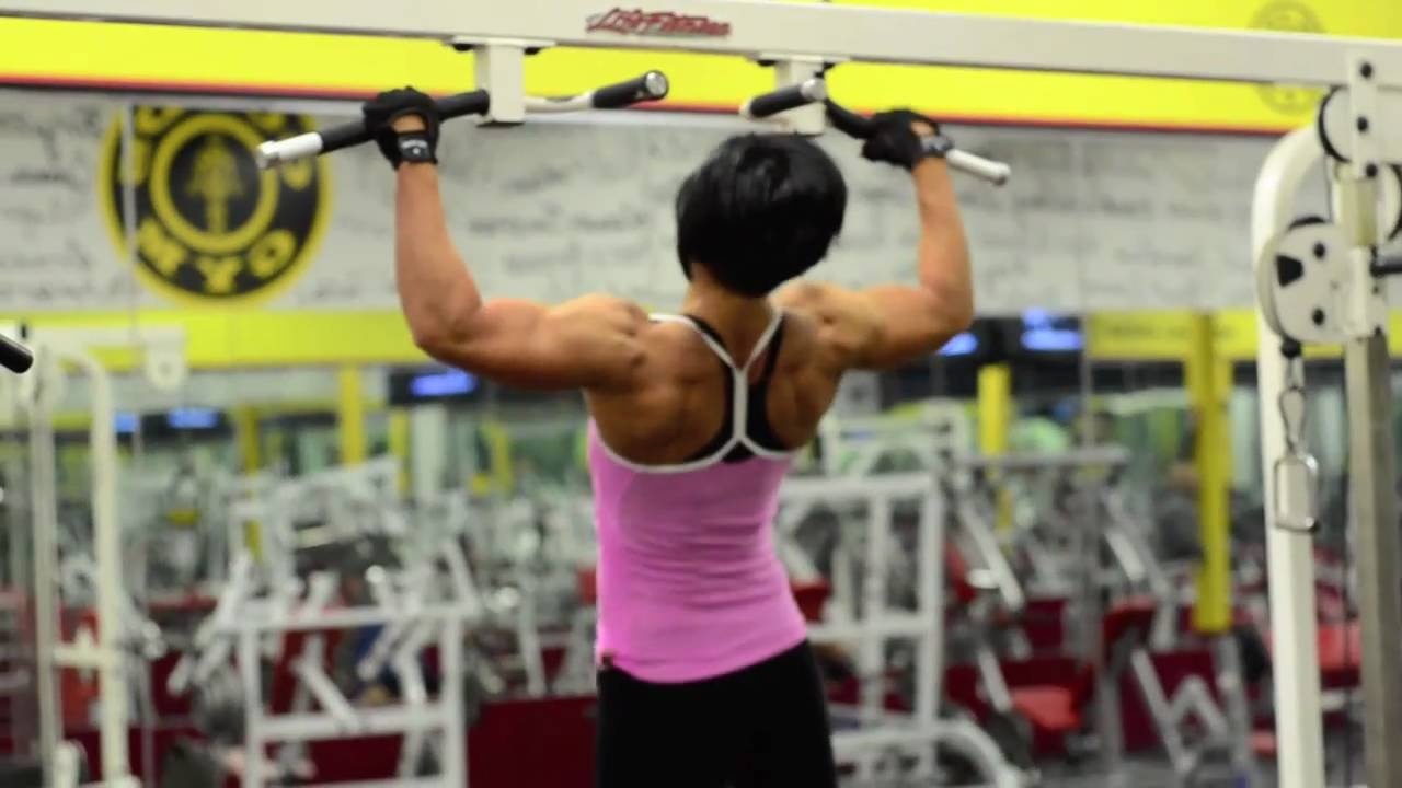 Dana Linn bailey trains back at Golds in NC