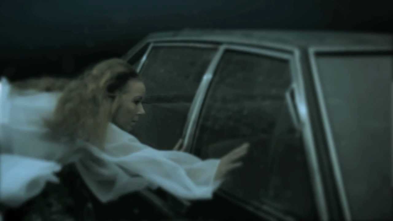 Regina - Poljubi Me (Official Video)