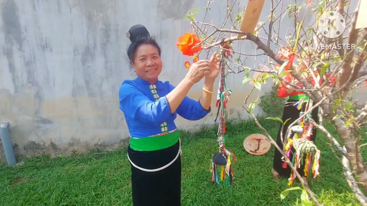 Khai xuân đại gia đình họ quàng.