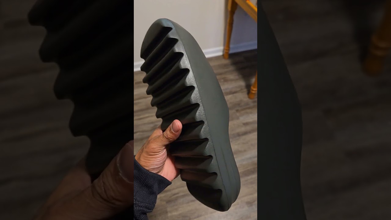 Yeezy Slide Dark Onyx 