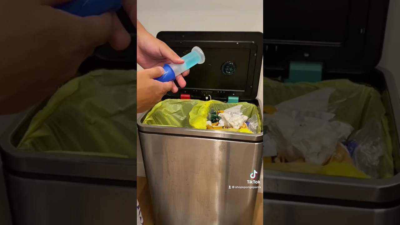 Don&rsquo;t want to gatekeeper this cleaning bin smell hack. Keep your bin fresh #lifehacks #clean
