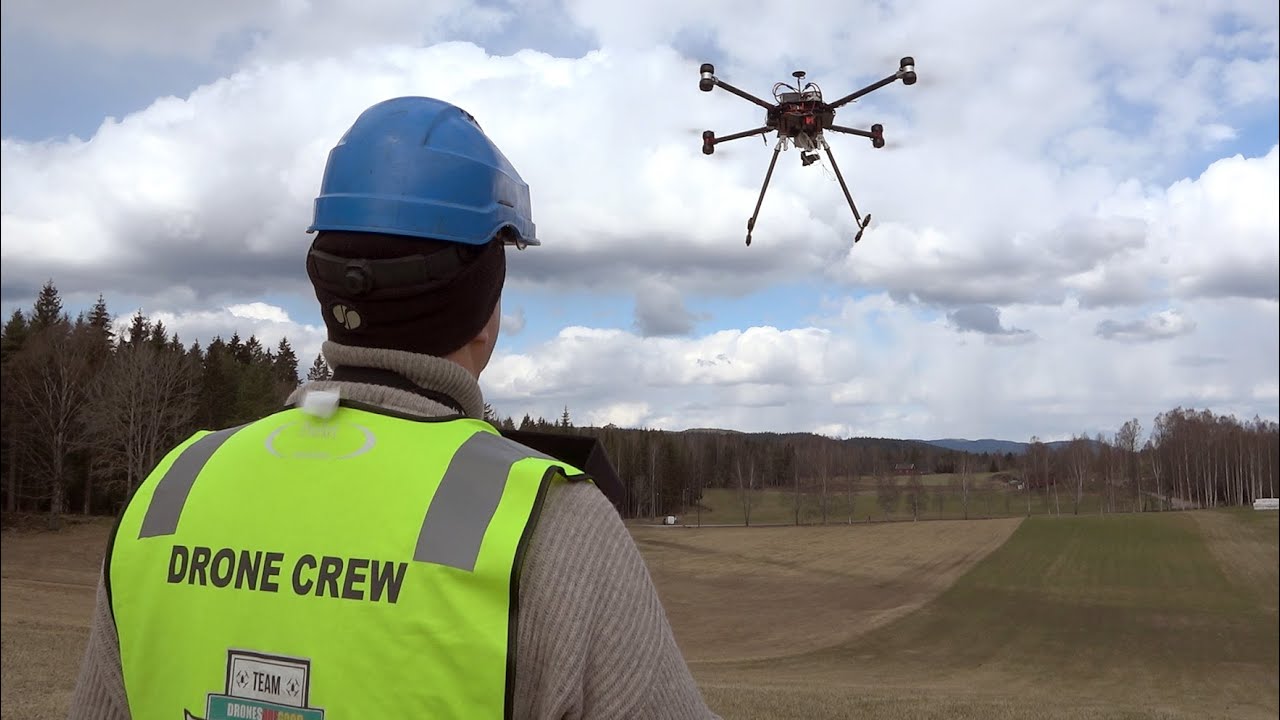 Tester droner i arbeid på kraftledninger