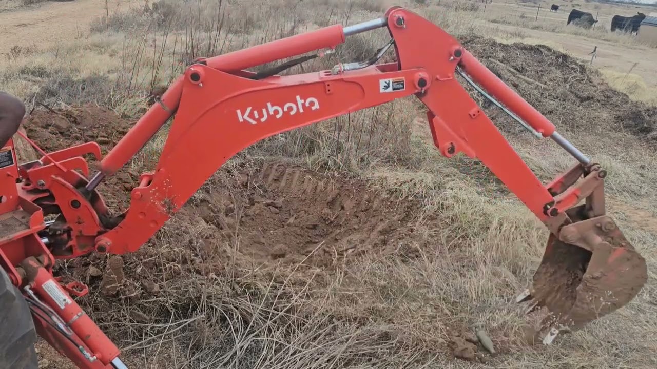 Kubota BH92 digging shorter version
