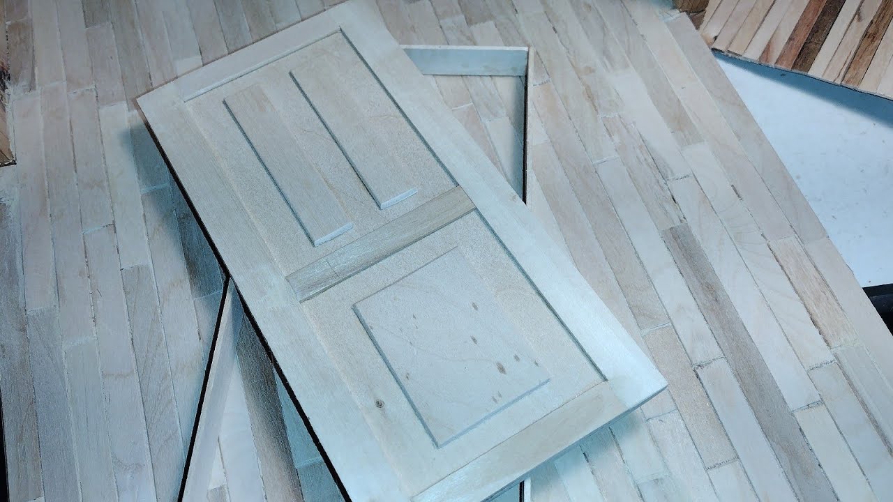 DIY DOLLHOUSE DOOR-DRESS SHOP DOLLHOUSE: Little Gretchen' Workshop