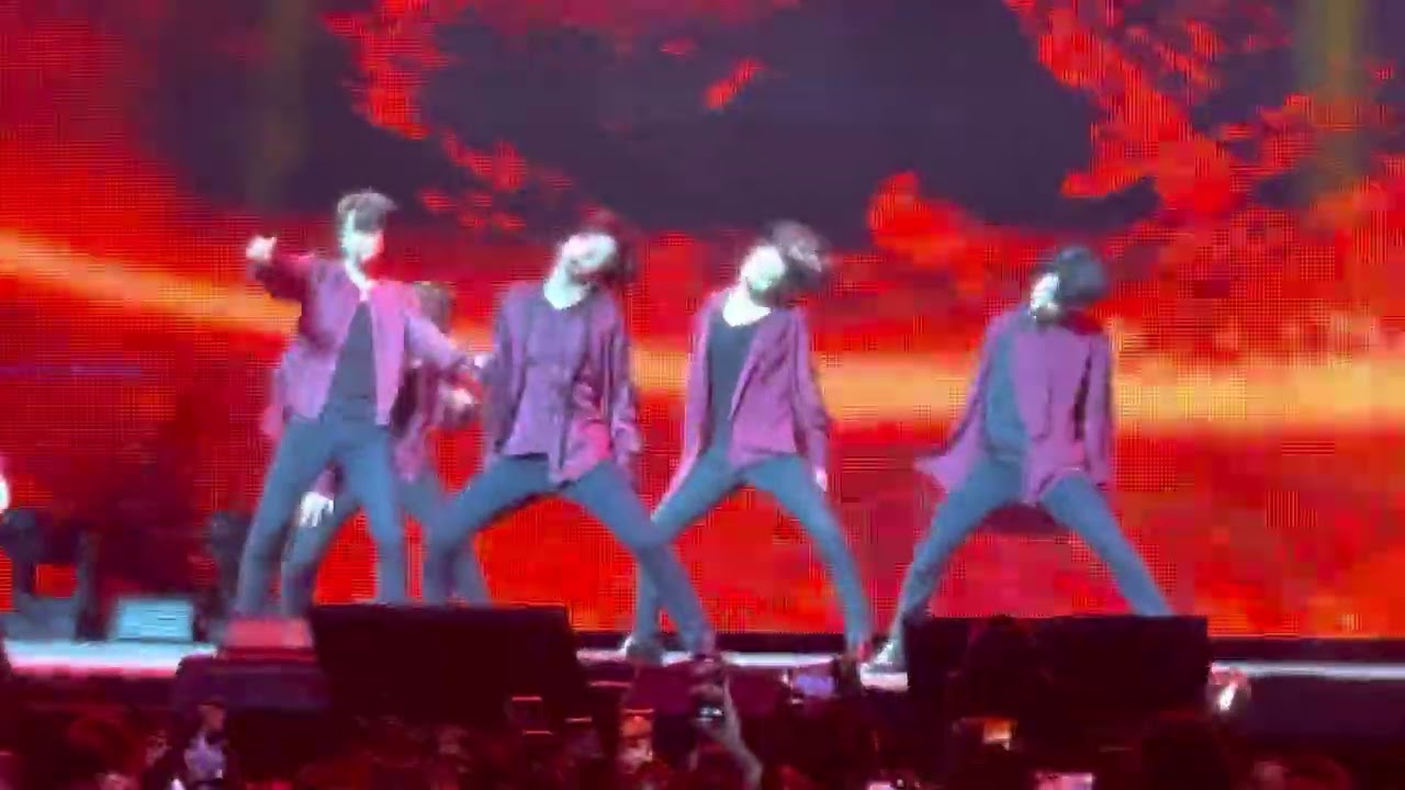 ENHYPEN Manifesto Tour in Anaheim - Intro + Fever