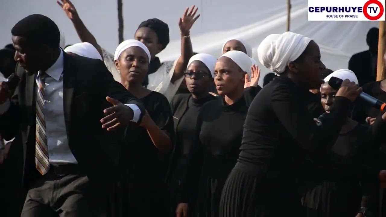 PART 1: CHORALE ENIHAKORE KU ITORERO RYA KIZI/HUYE YAHAKOZE UMURIMO UKOMEYE MU NDIRIMBO.