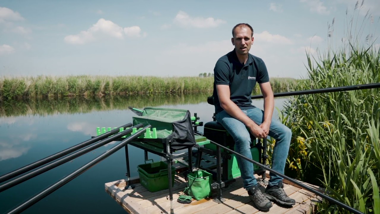 Nieuwe steigers Kanaal door Voorne
