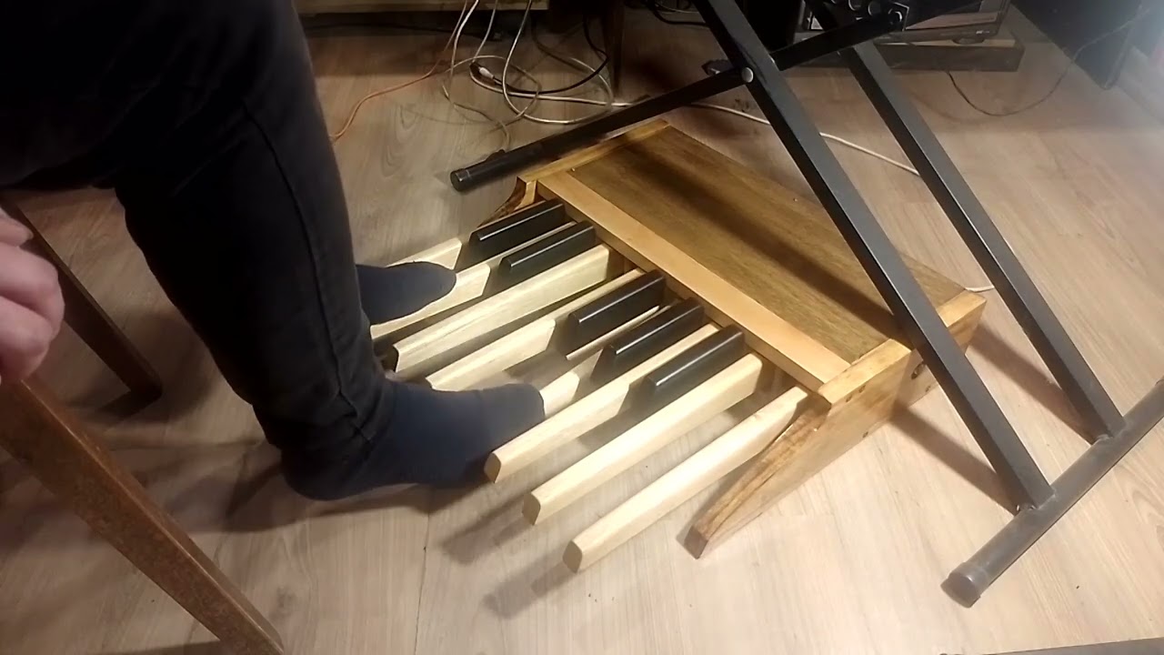 Pedalera midi de una octava SG8