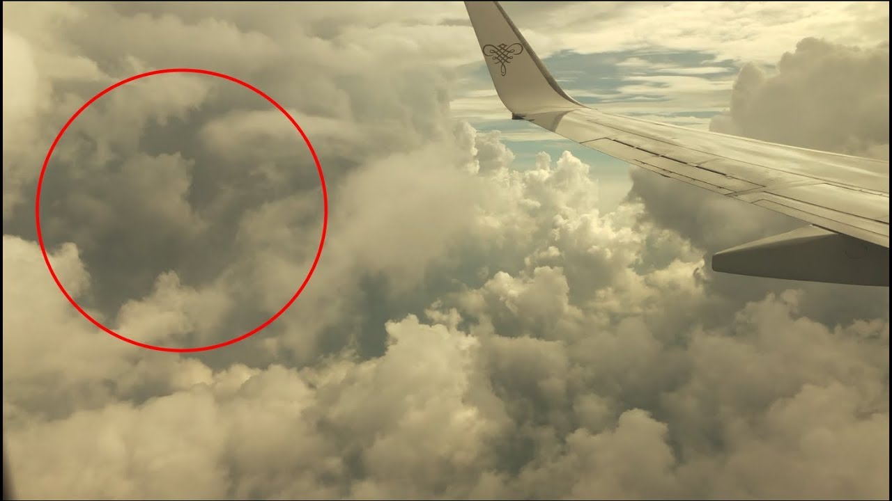 Penampakan Hujan Di Angkasa (Penerbangan SJ094 CGK-TKG)