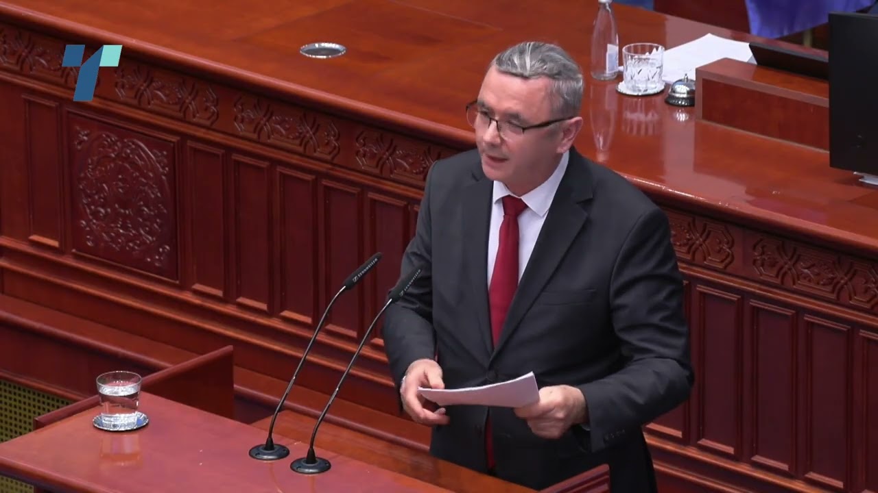 Нема зголемување на платите на функционерите, законските измени поминаа во Собранието