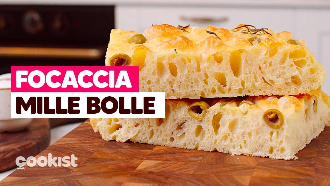 Focaccia mille bolle: la ricetta per farla SOFFICE dentro e CROCCANTE fuori (SENZA IMPASTARE)