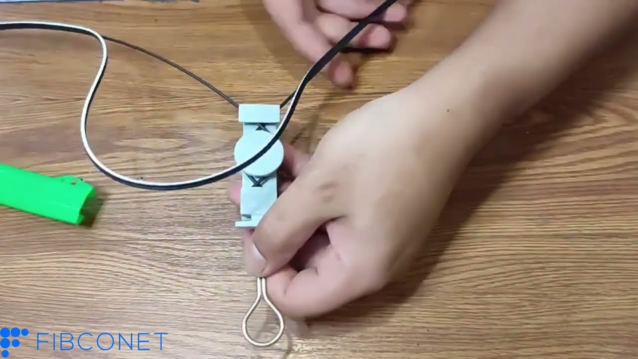 FTTH Drop Clamp drop wire clamp from FIBCONET