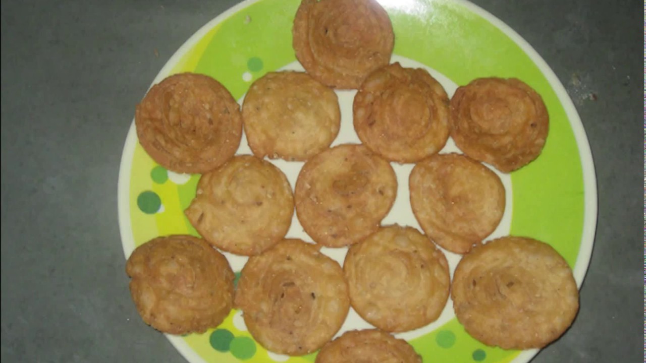 One layer Farsi Puri Recipe - Crispy Deep Fried Traditional Gujarati Mathri Recipe