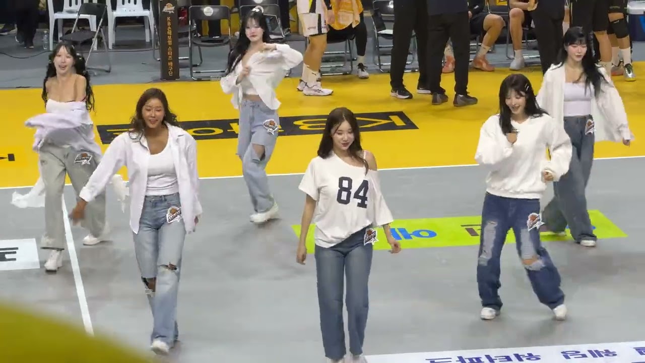 20260116 KB스타즈 치어리더 단체 공연