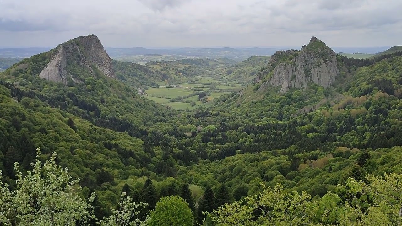 Vue sur les Roches Tuili&egrave;re et Sanadoire