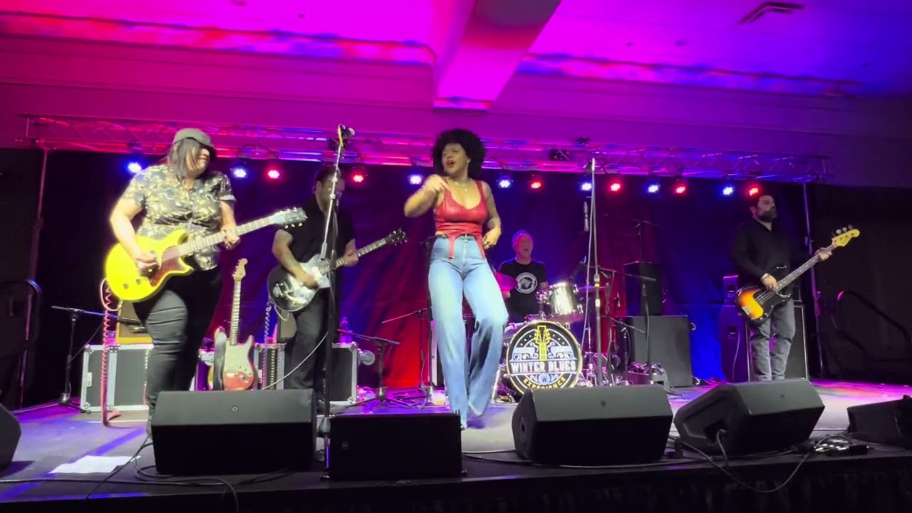 17-Nikki Hill w Laura Chavez/ Cincinnati Winter Blues Experience 7