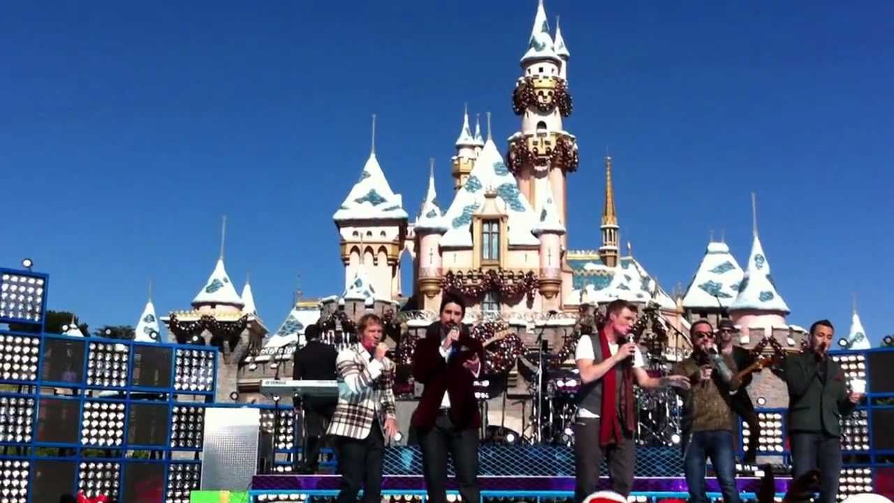 Backstreet Boys perform new single, 