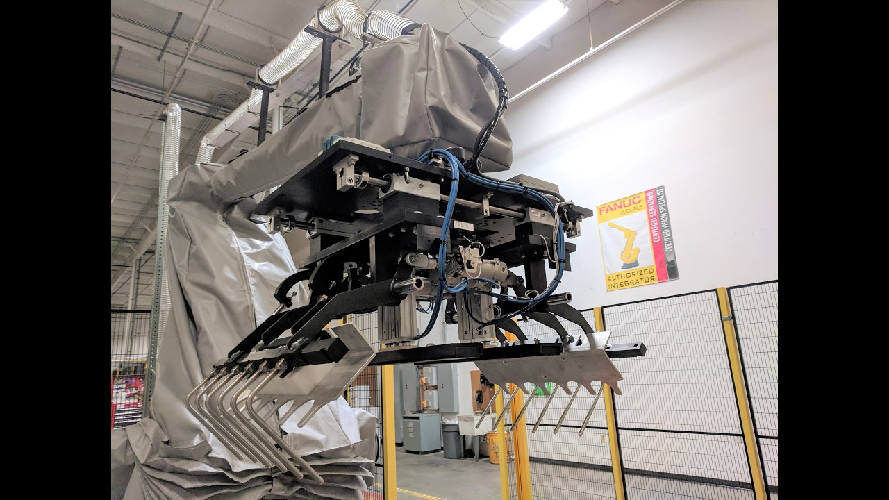 Salt Bag Palletizer Fanuc M-410iB/140H