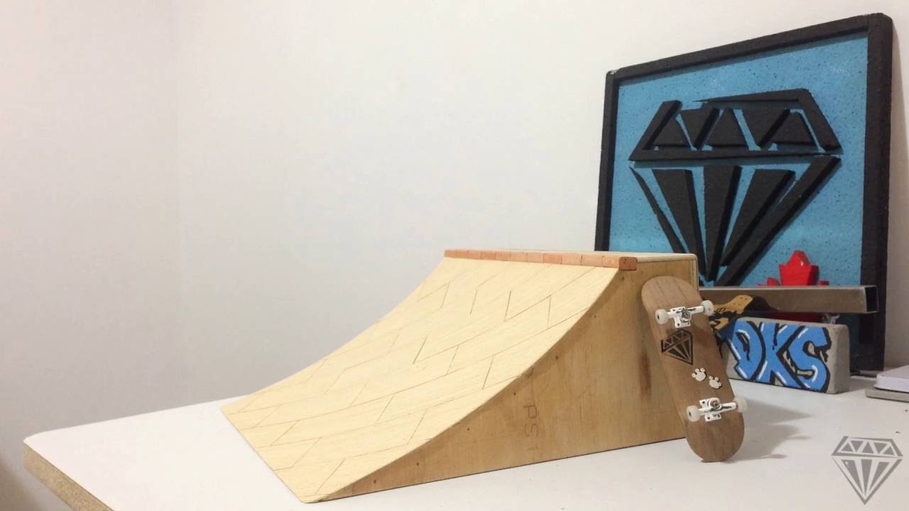 How to make a pro fingerboard quarter pipe with bricks - Diamond decks fingerboard