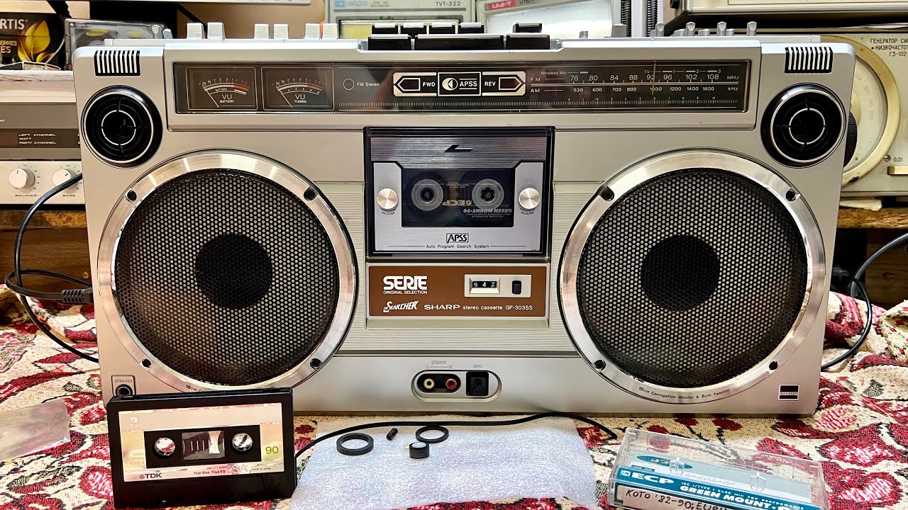 Стиль магнитолы. Sharp GF-303-SS