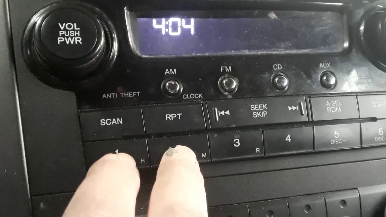 How to Set a Honda CRV  Radio Clock Multiple Years