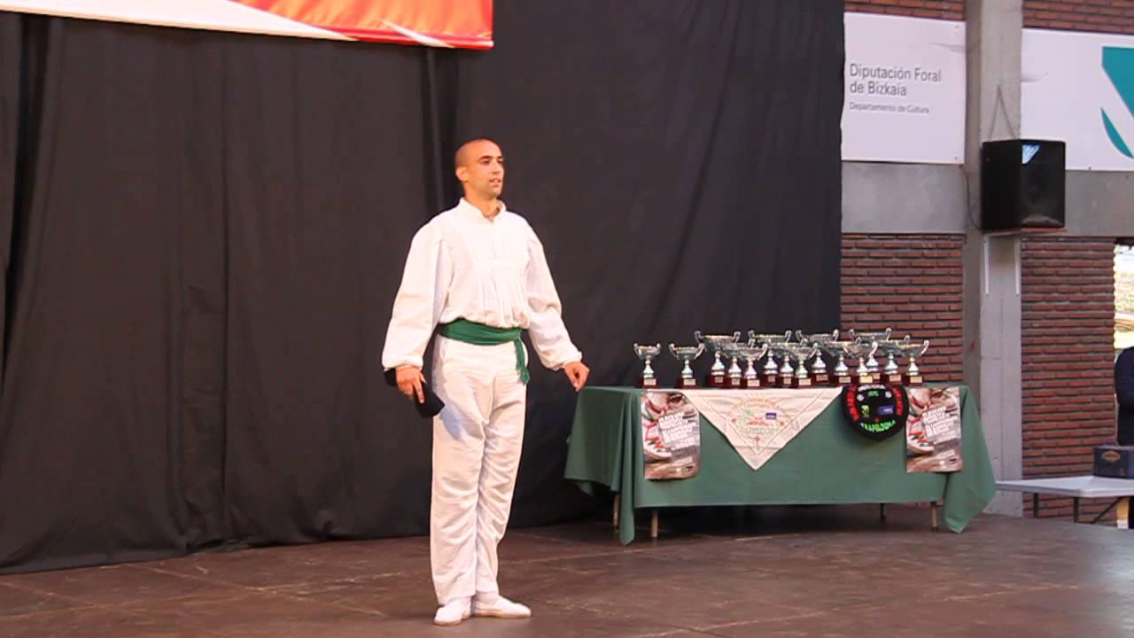 Bizkaiko aurresku txapelduna 2015 (ANDER NAVARRO)