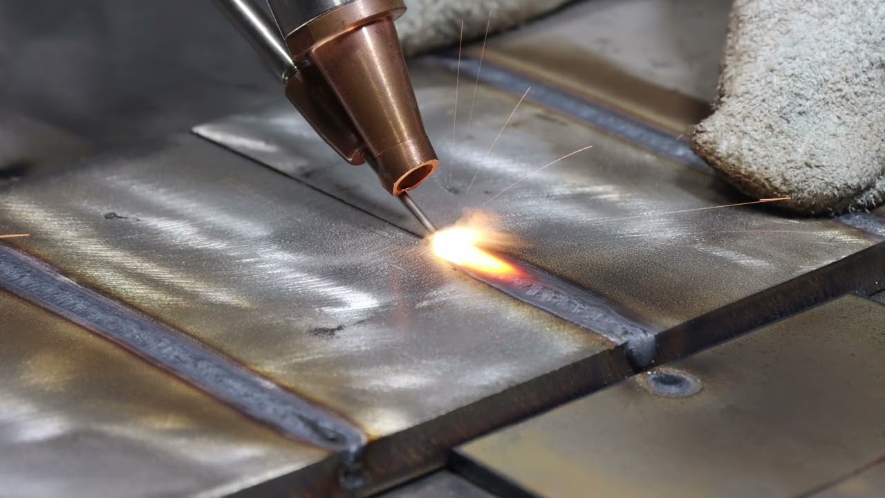 Automatic fiber laser welding machine with raycus laser source for aluminum brass and aluminium