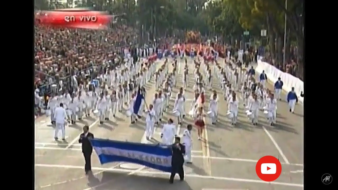 Banda Nuestros Ángeles de El Salvador - Desfile de Las Rosas 2008.