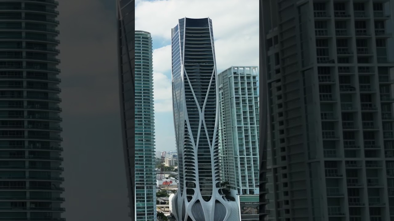 Exploring Miami's Stunning landmarks with the DJI Mini 3 Pro 🌴🛳️☀️