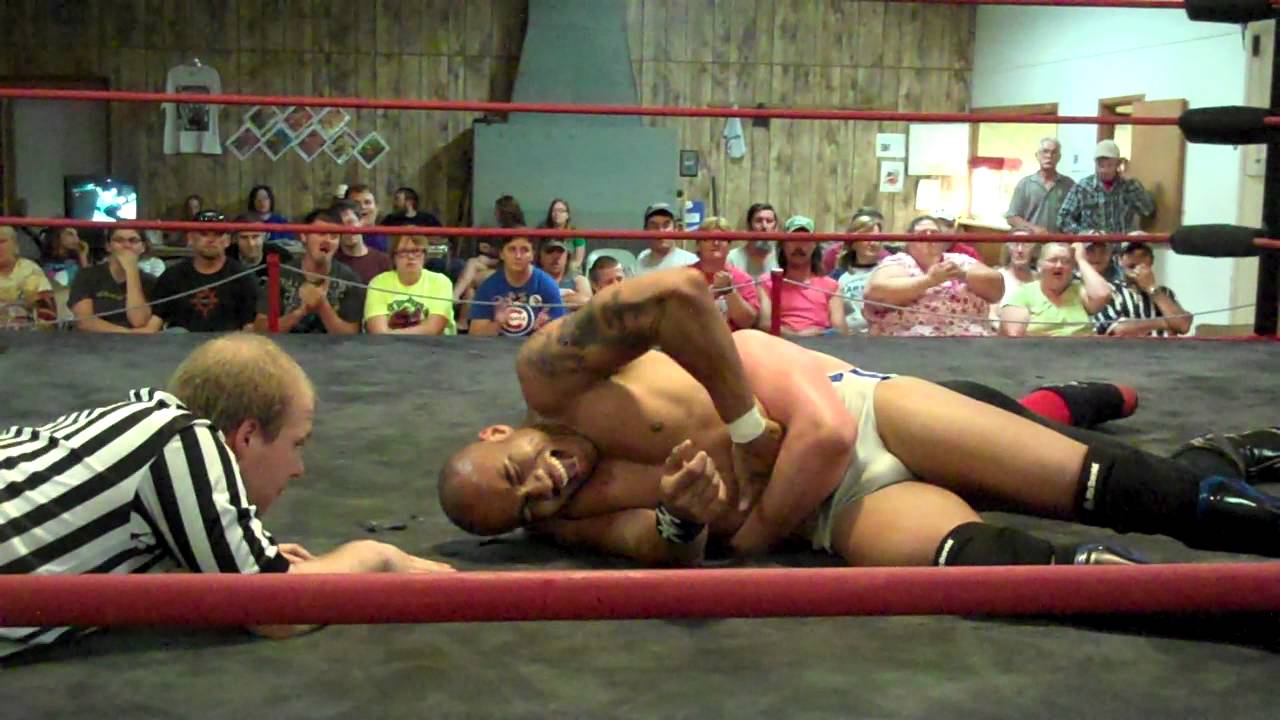 1UP: Matt Cage vs. Zakk Sawyers