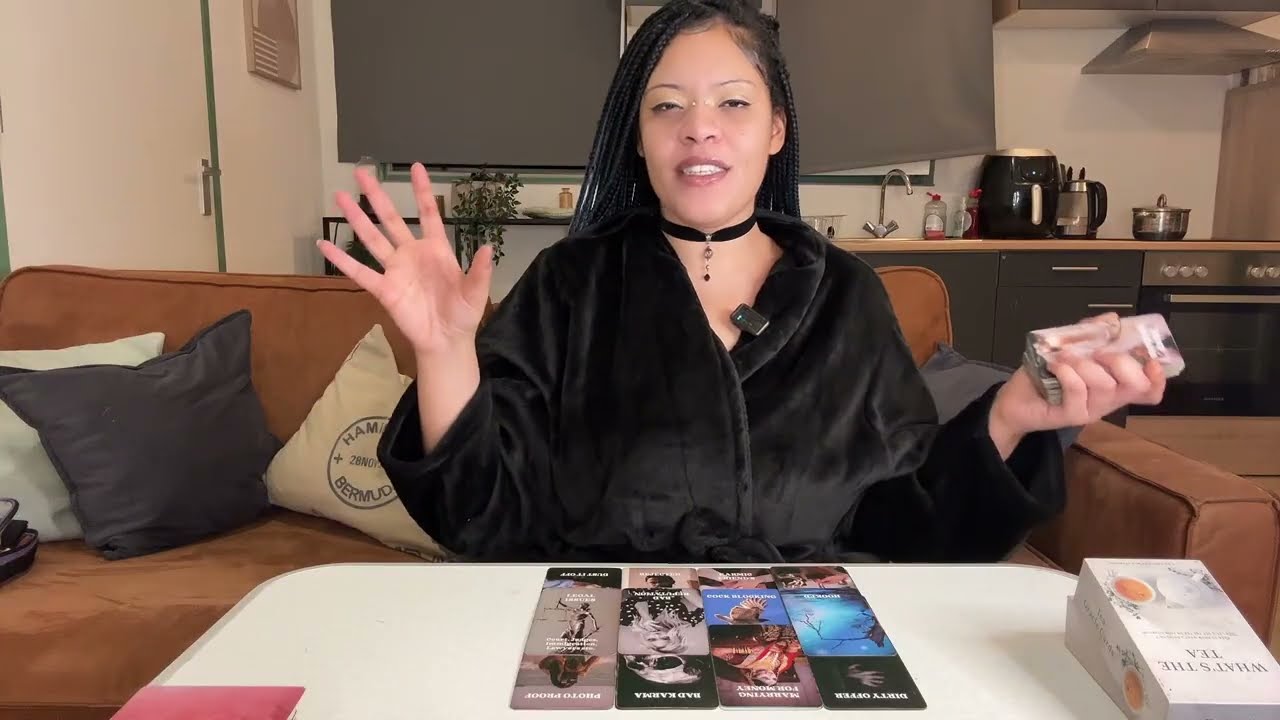 Твоя естественная сексуальная привлекательность вызывает у них зависть!