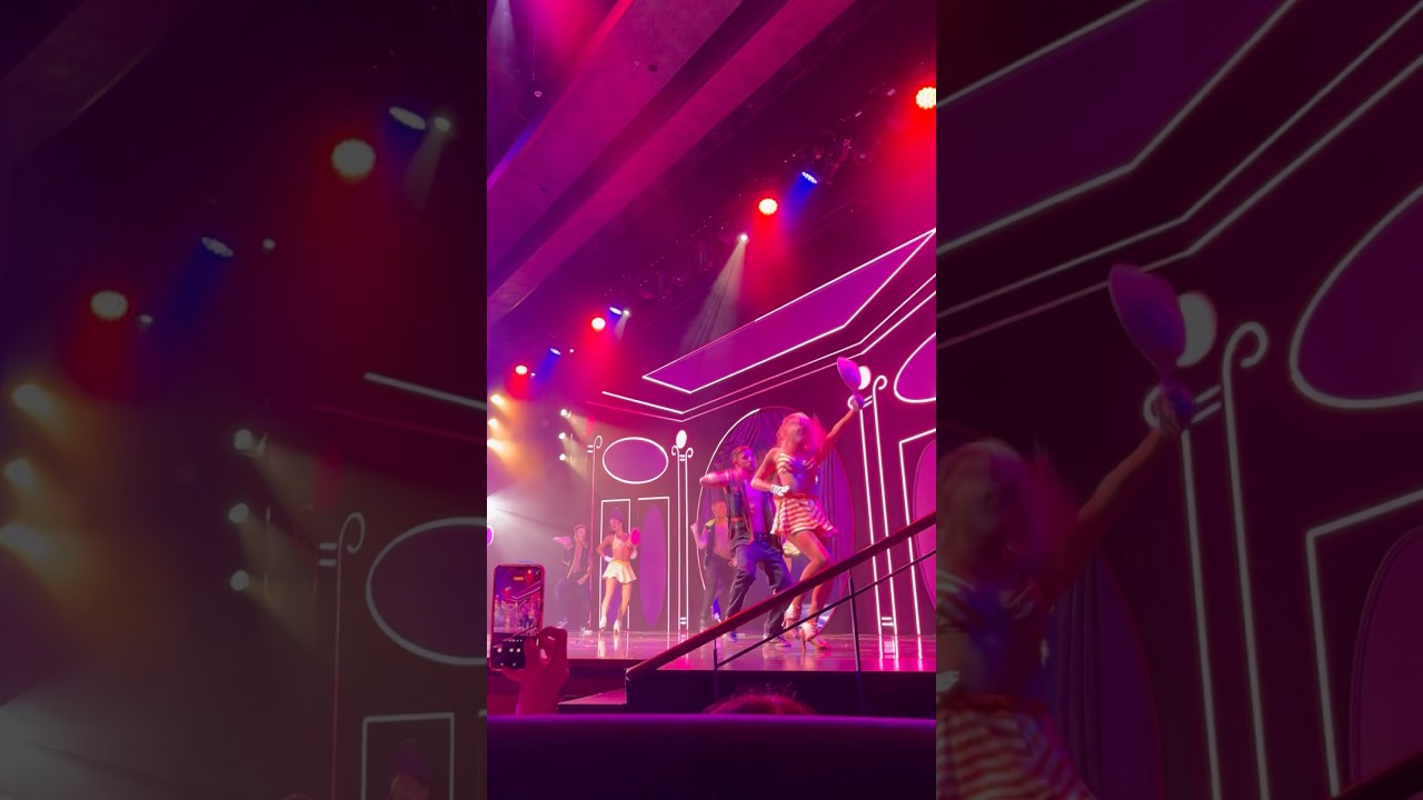 The best Show on Royal Caribbean cruise ship 🛳️! 