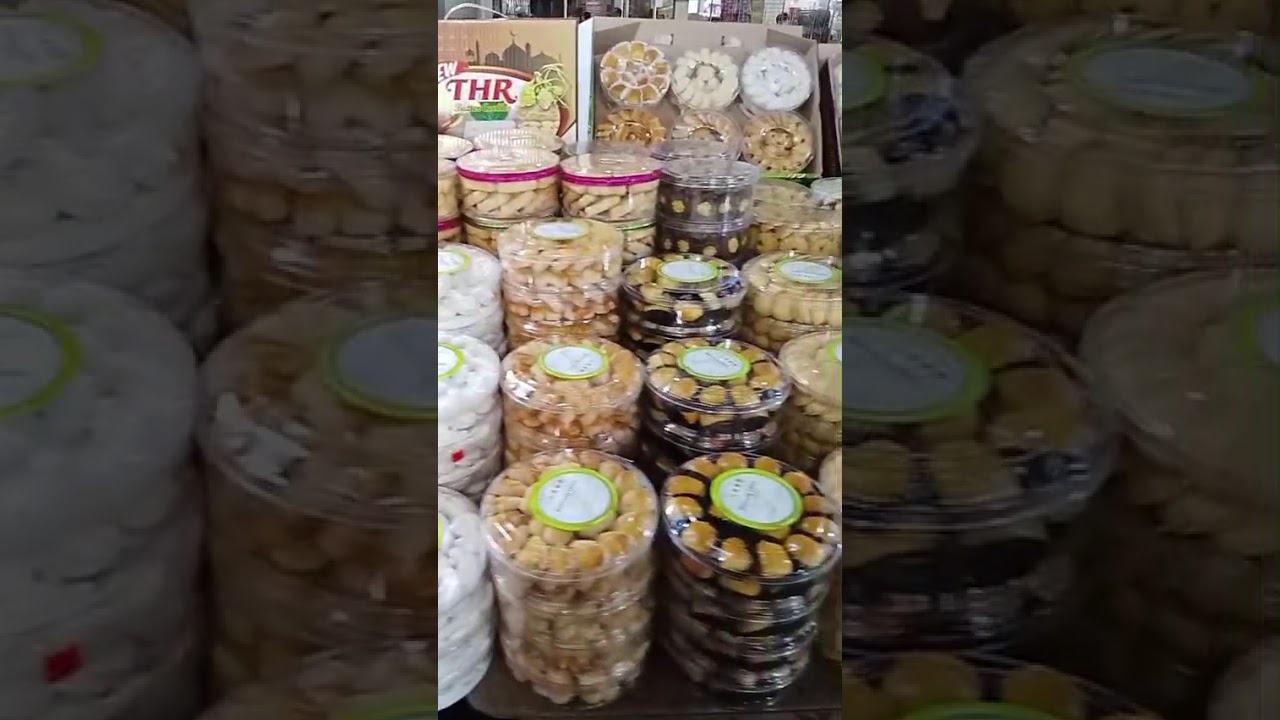Aneka Kue basah, Kue Kering dan Snack di Sentra Kue Subuh, Pasar Senen. 07 03 2026