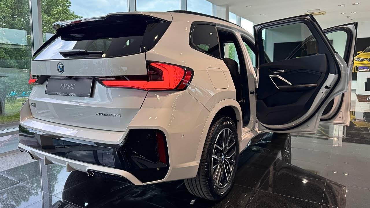 2025 BMW X1 xDrive25e - Interior and Exterior Details