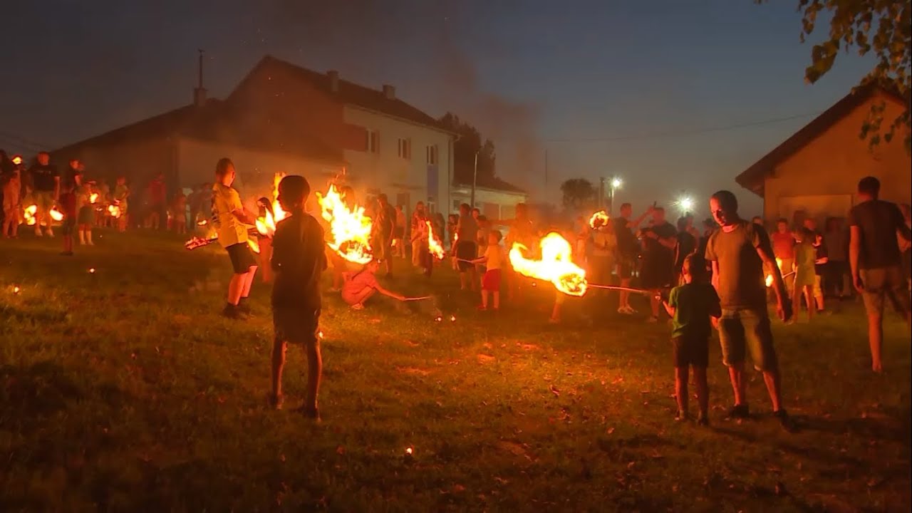 U ozrenskom selu Lipac tradicionalno organizovano paljenje petrovskih lila – Hronika Doboja TV K3