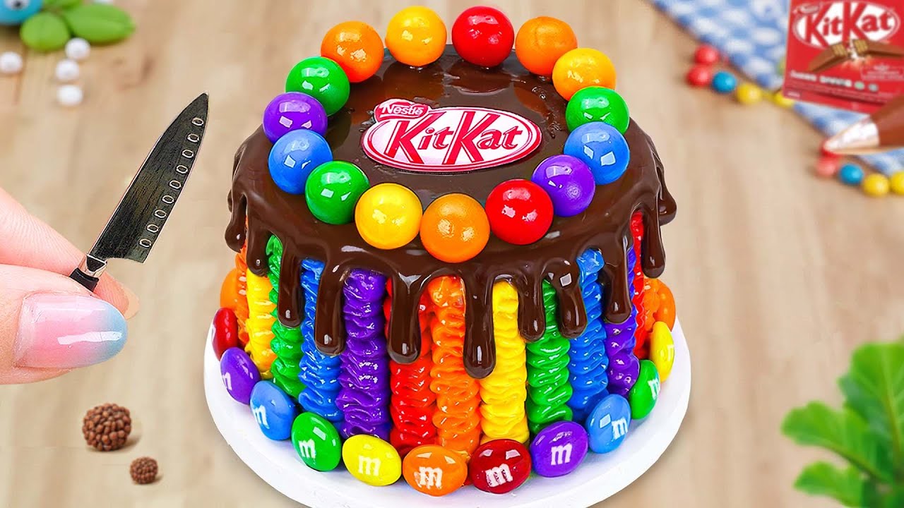 Sweet Rainbow Buttercream Cake with KITKAT Chocolate 🌈 How To Make Mini Rainbow Cake💗Mini Wonderful