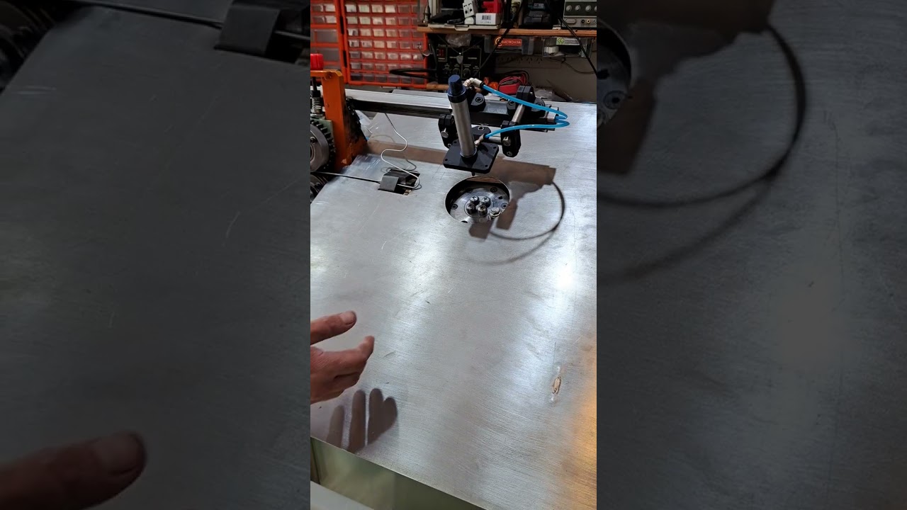 Conformando ganchos #machine #wirebendingmachine