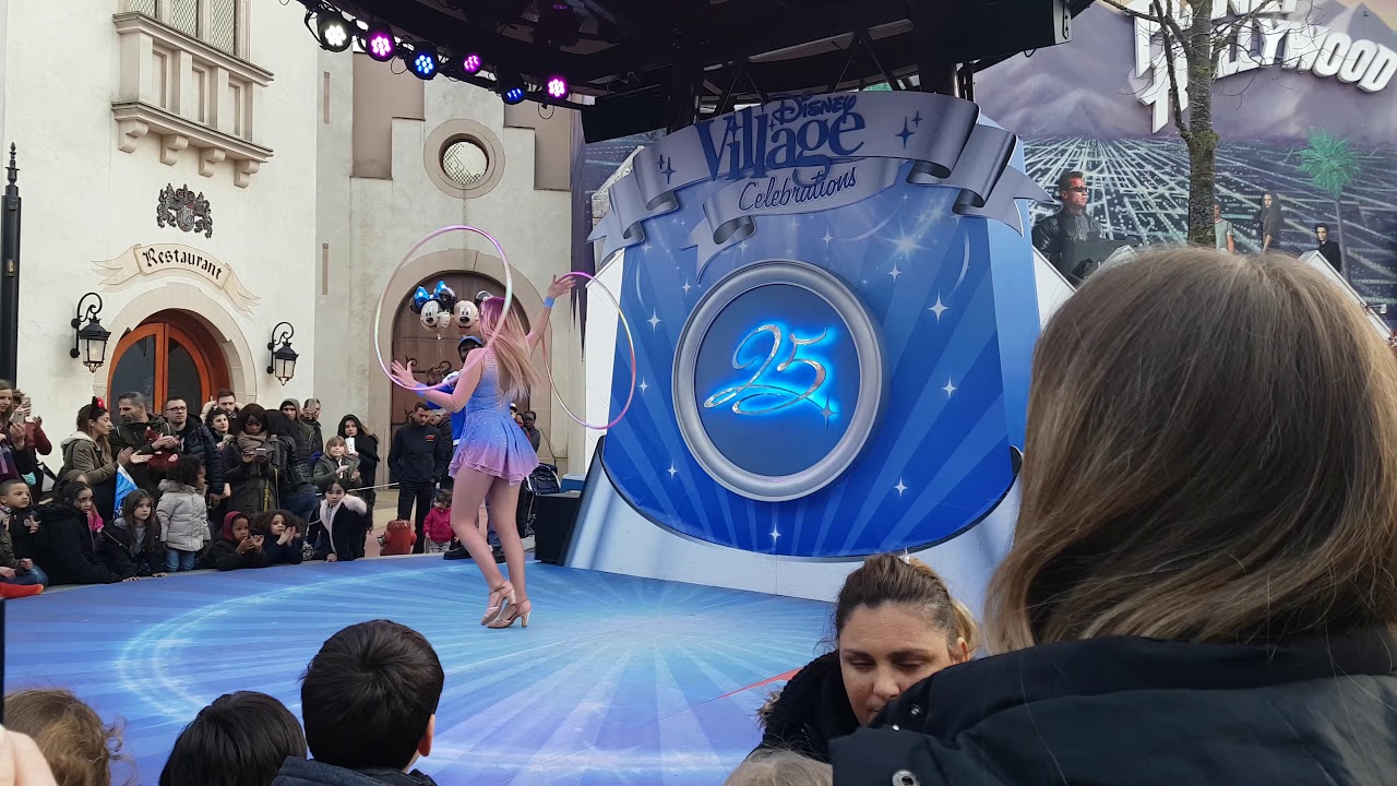 Disney Vilage - Victoria BOUGLIONE