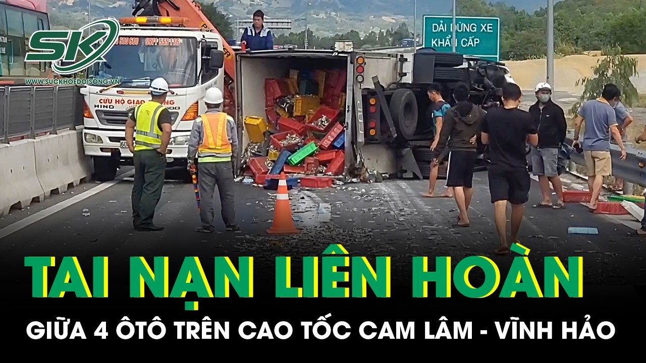 Tai nạn liên hoàn giữa 4 ôtô trên cao tốc Cam Lâm - Vĩnh Hảo, hải sản rơi vãi khắp mặt đường