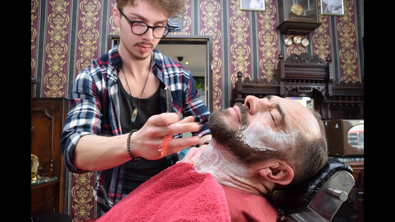 Make-Up für den Mann: Homberger Barbier bringt den Bart in Form