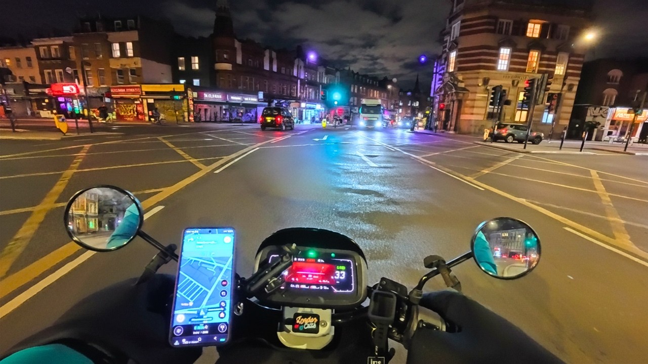Monday Night Delivering Deliveroo In London &ndash; I Said I Spilled The Order&hellip; Ended Up Getting A Tip!