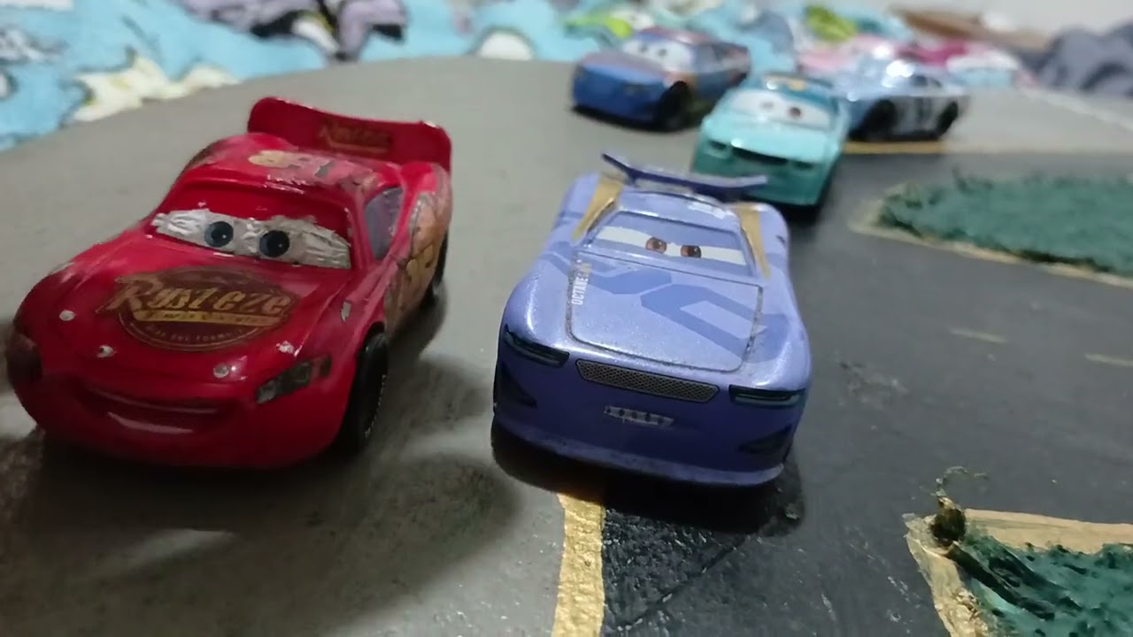 Carros 3 o filme pixar 500 mihas mcqueen ta perhndo velocidade acidente corrida Jackson storm 