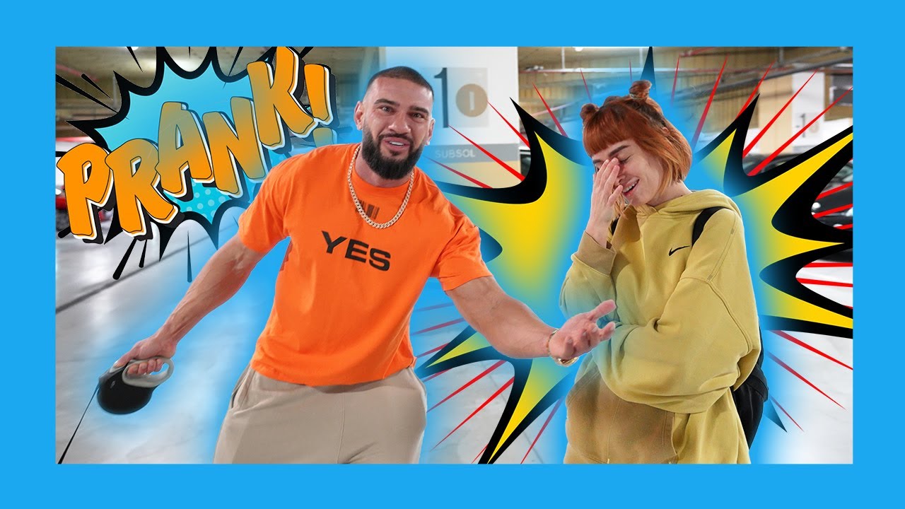 I-AM FURAT MASINA DIN PARCARE ( PRANK 