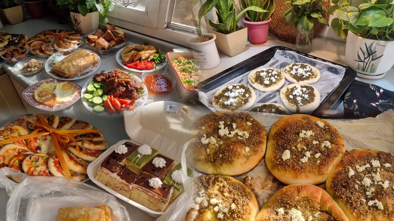 رجعنا لروتينا الصباحي النشيط 🌱🧡  عزمت اختي ع ريوك   وكعدت احضر من ساعه 6 الصبح ☺️