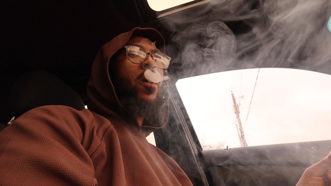 RAINY DAY HOTBOX + WHATS YOUR TOP SMOKING SESH SONGS 🍃💨