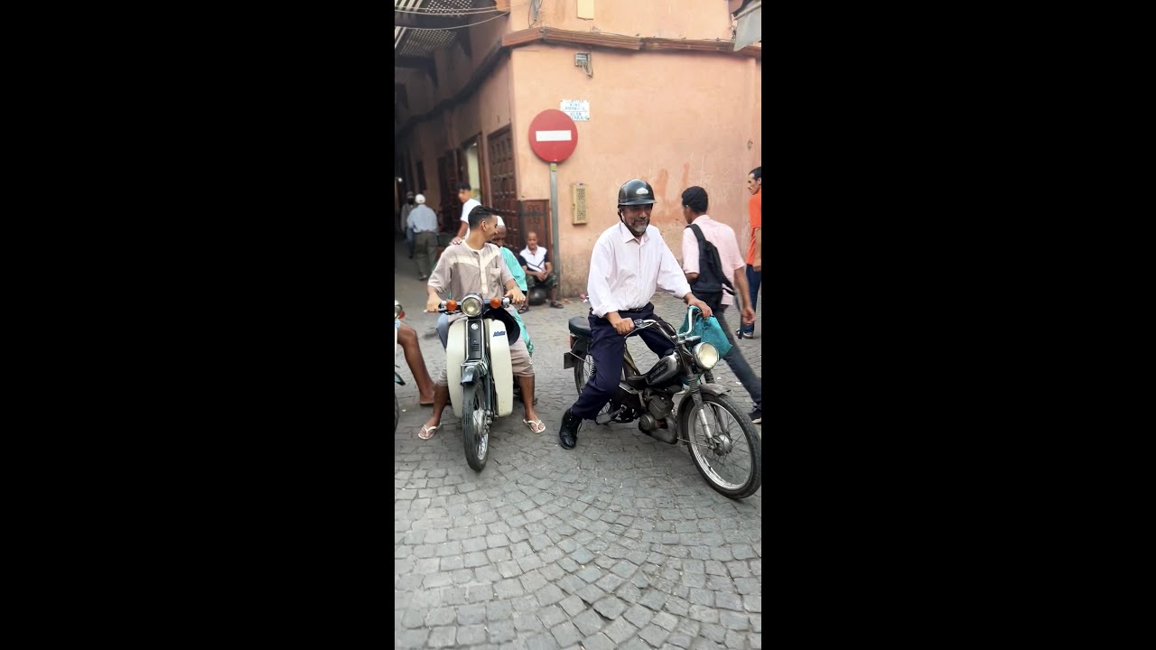 Walking through Marrakech, Morocco 🇲🇦 What a crazy experience 🤯