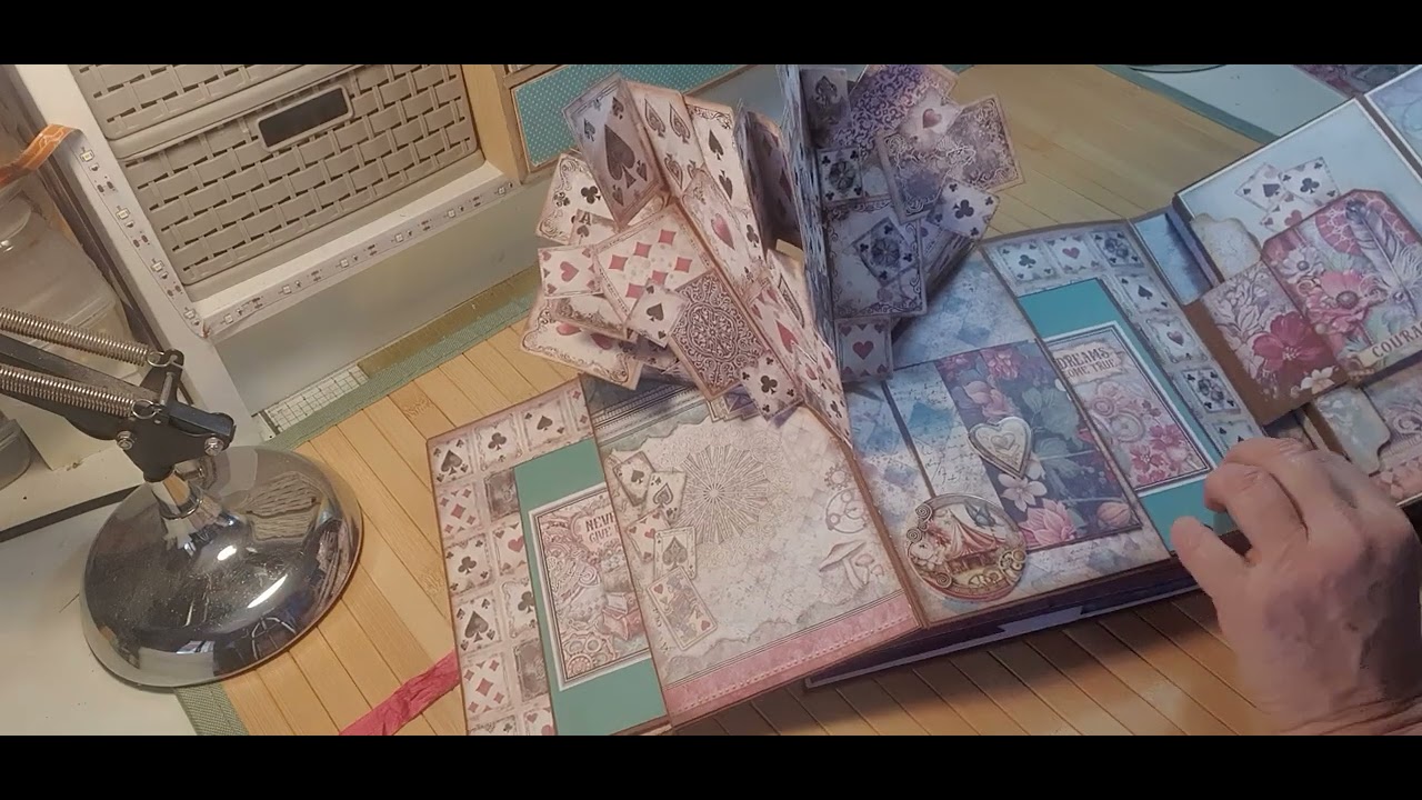 ALBUM TOTALEMENT POP-UP - MASTER OF MAGIC