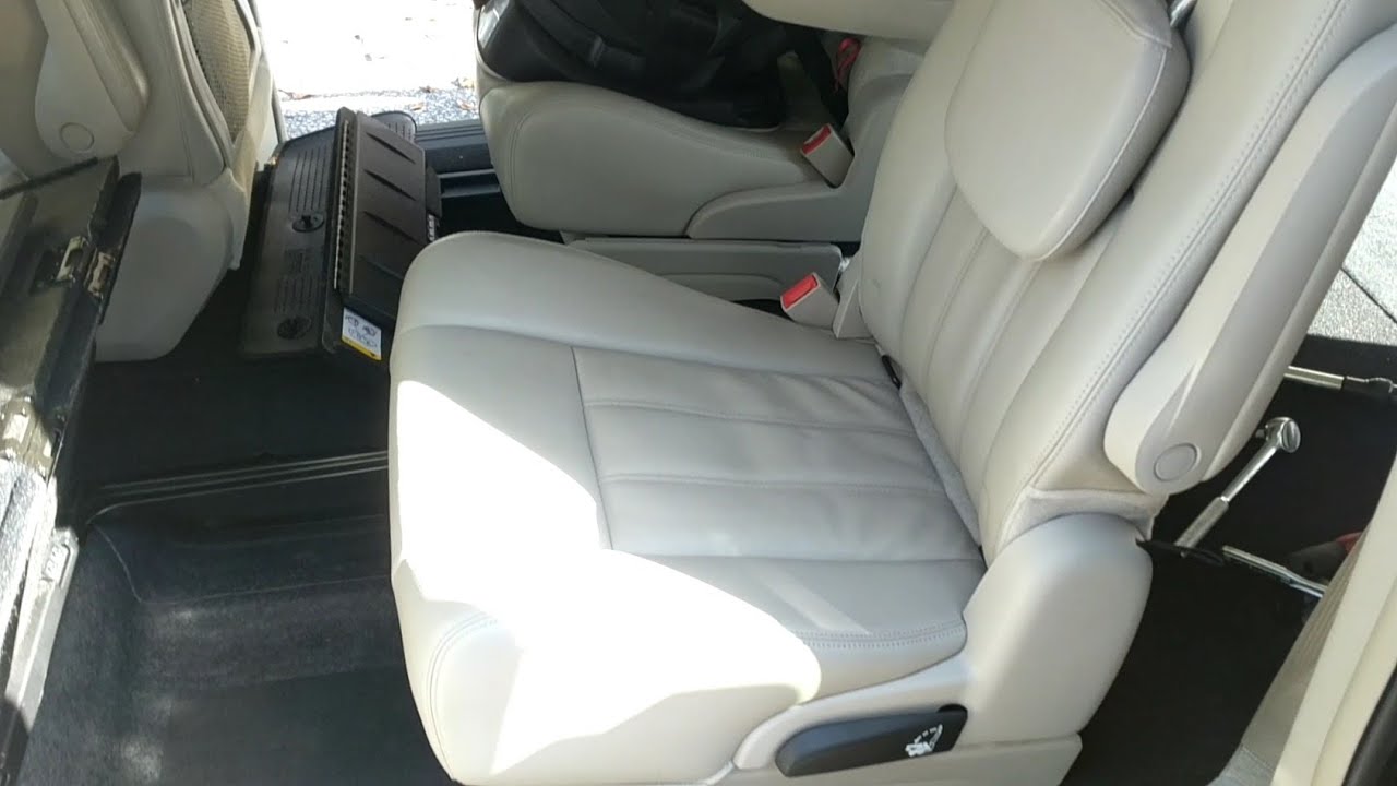 Установка/снятие второго ряда сидений Chrysler Town & Country / Dodge Grand Caravan (5-е поколение)